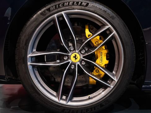 Used 2018 Ferrari 488 Spider RWD image 15