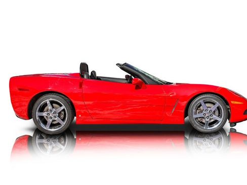 Used 2007 Chevrolet Corvette Convertible w/ Preferred Equipment Group RWD image 2