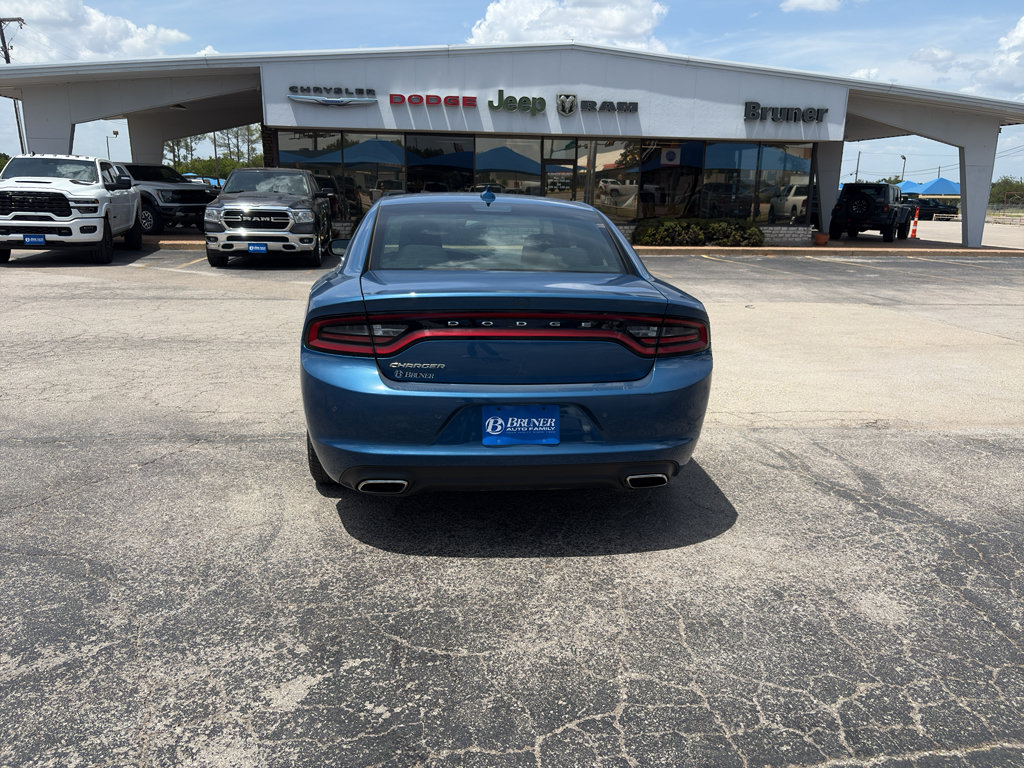 Used 2023 Dodge Charger SXT RWD image 6