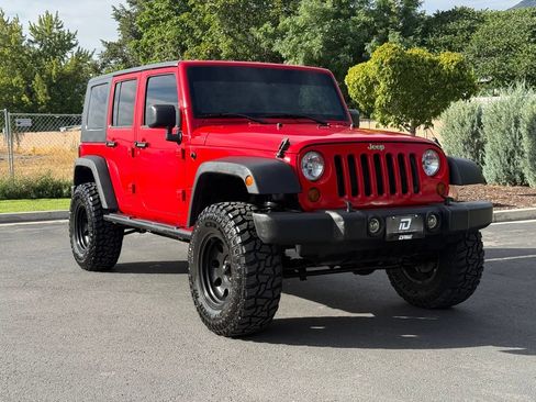Used 2018 Jeep Wrangler Unlimited Sport S AWD/4WD image 1