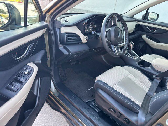 Certified 2025 Subaru Outback Premium AWD/4WD image 8