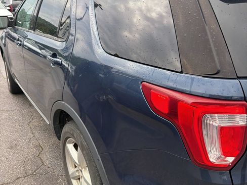 Used 2017 Ford Explorer XLT w/ Equipment Group 202A AWD/4WD image 3
