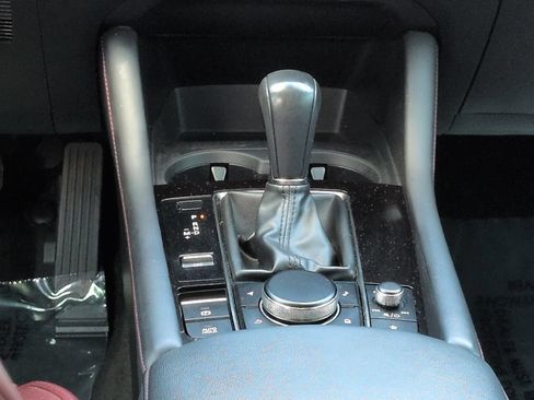 Used 2023 MAZDA MAZDA3 s FWD image 18