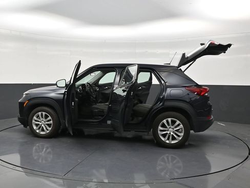 Used 2021 Chevrolet TrailBlazer LS FWD image 30