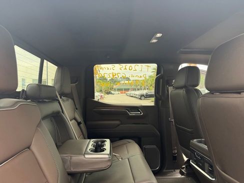 Used 2025 GMC Sierra 1500 Denali w/ Denali Reserve Package AWD/4WD image 17