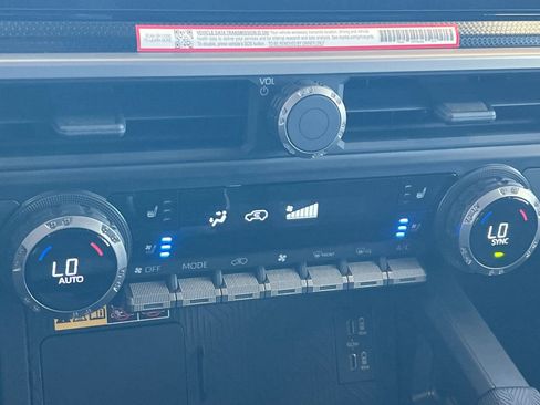 New 2026 Toyota 4Runner Limited AWD/4WD image 17