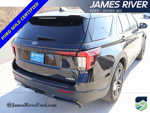Certified 2025 Ford Explorer ST-Line w/ ST-Line Street Pack image 5