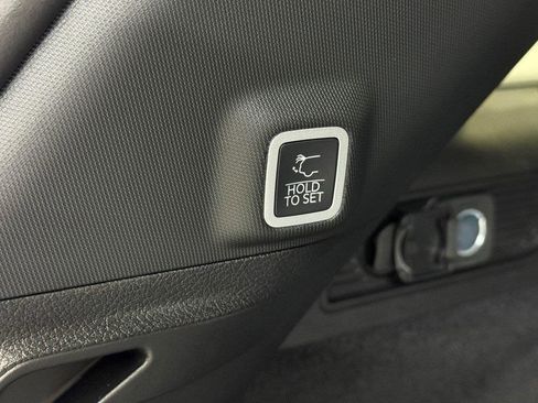 New 2025 Jeep Grand Cherokee Summit image 11