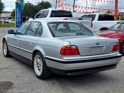 Used 2000 BMW 740i RWD image 4