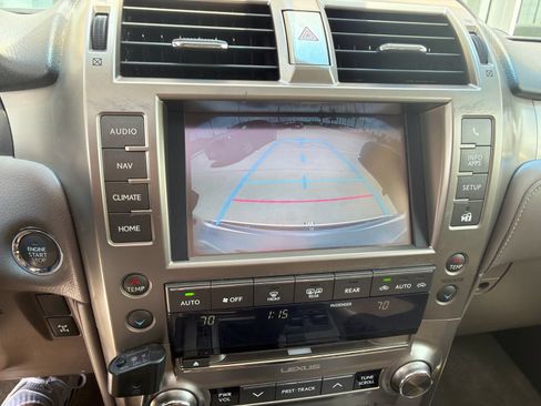 Used 2014 Lexus GX 460 Luxury AWD/4WD image 17