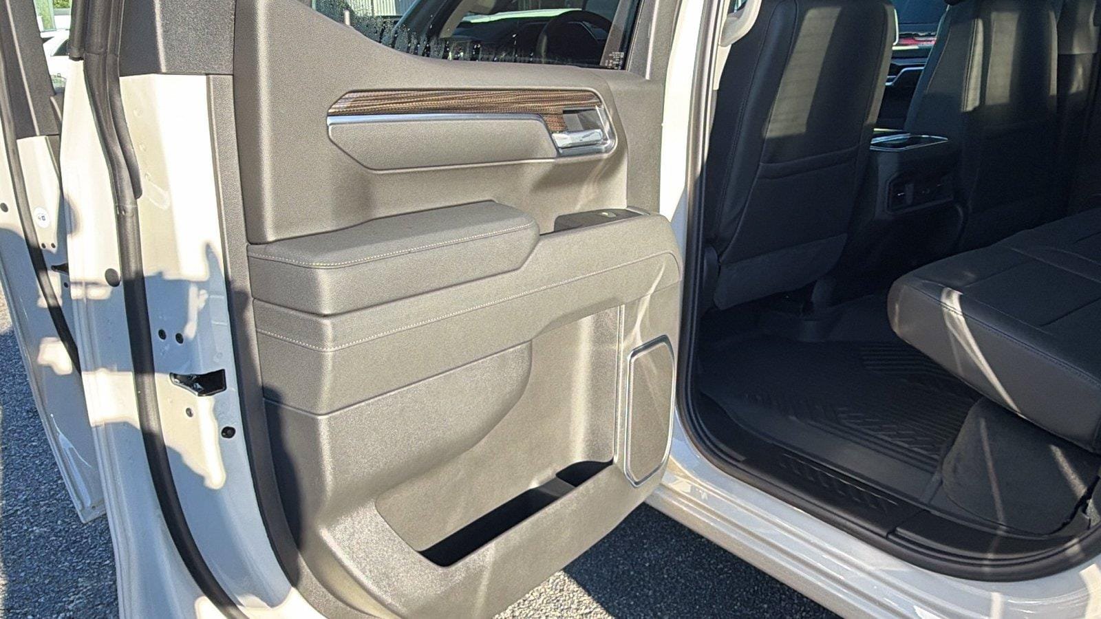 New 2026 Chevrolet Silverado 1500 RST w/ RST All Star Premium Package AWD/4WD image 17