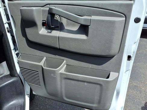 Used 2019 Chevrolet Express 2500 w/ Driver Convenience Package RWD image 27