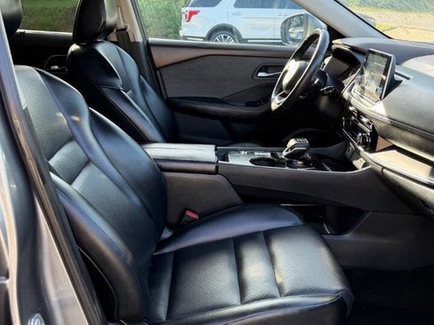 Used 2021 Nissan Rogue SV w/ Premium Package FWD image 14