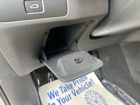 Used 2025 Volvo XC90 B6 Ultra w/ Protection Package image 16