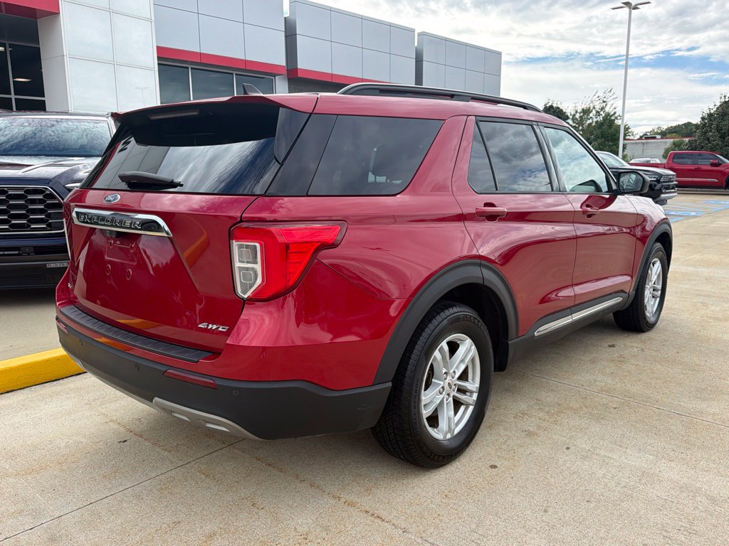 Used 2021 Ford Explorer XLT w/ Equipment Group 202A AWD/4WD image 4
