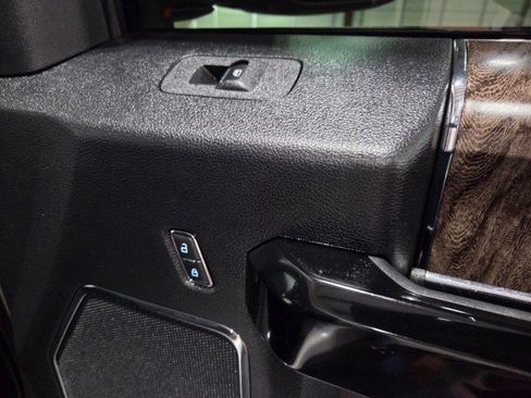 Used 2019 Ford F250 Lariat w/ Lariat Ultimate Package image 39