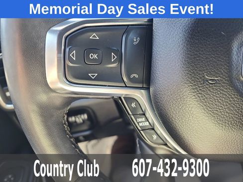 Used 2025 RAM 1500 Laramie AWD/4WD image 19