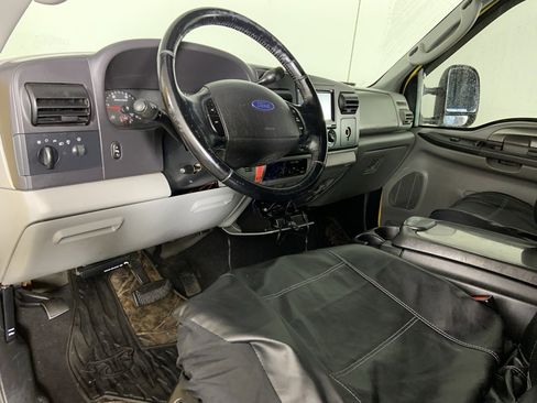 Used 2005 Ford F250 Lariat image 25