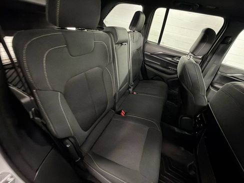 Used 2025 Jeep Grand Cherokee Laredo X w/ Luxury Tech Group I AWD/4WD image 26