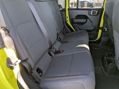 Used 2024 Jeep Gladiator Sport image 34