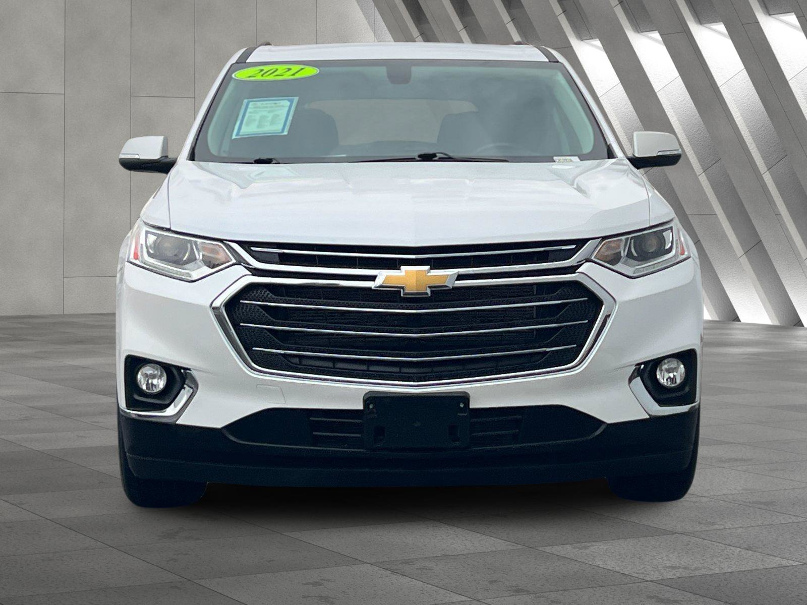 Used 2021 Chevrolet Traverse LT FWD image 9