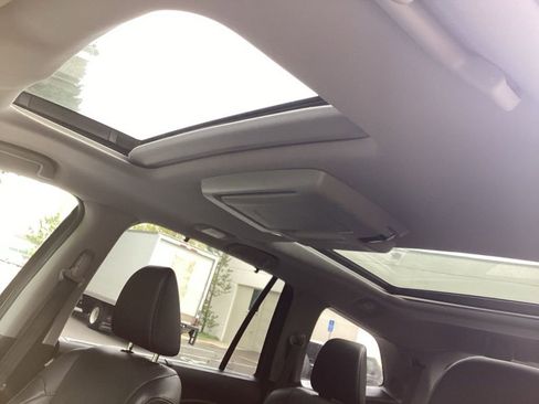 Used 2022 Honda Pilot Elite image 3