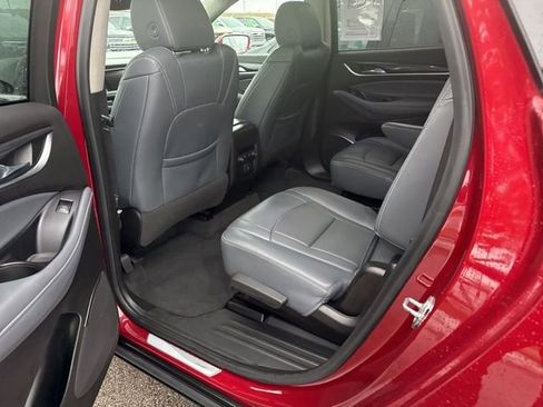 Used 2019 Buick Enclave Essence image 39