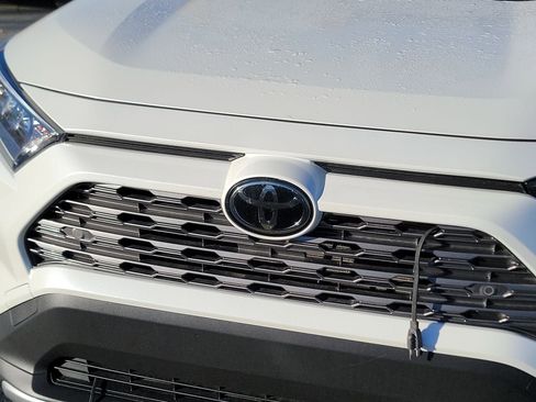 Used 2021 Toyota RAV4 Limited image 26