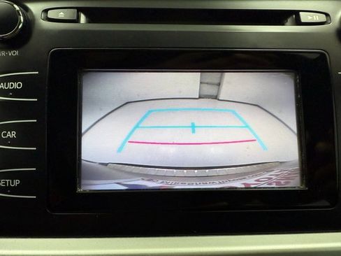 Used 2015 Toyota Highlander LE image 19