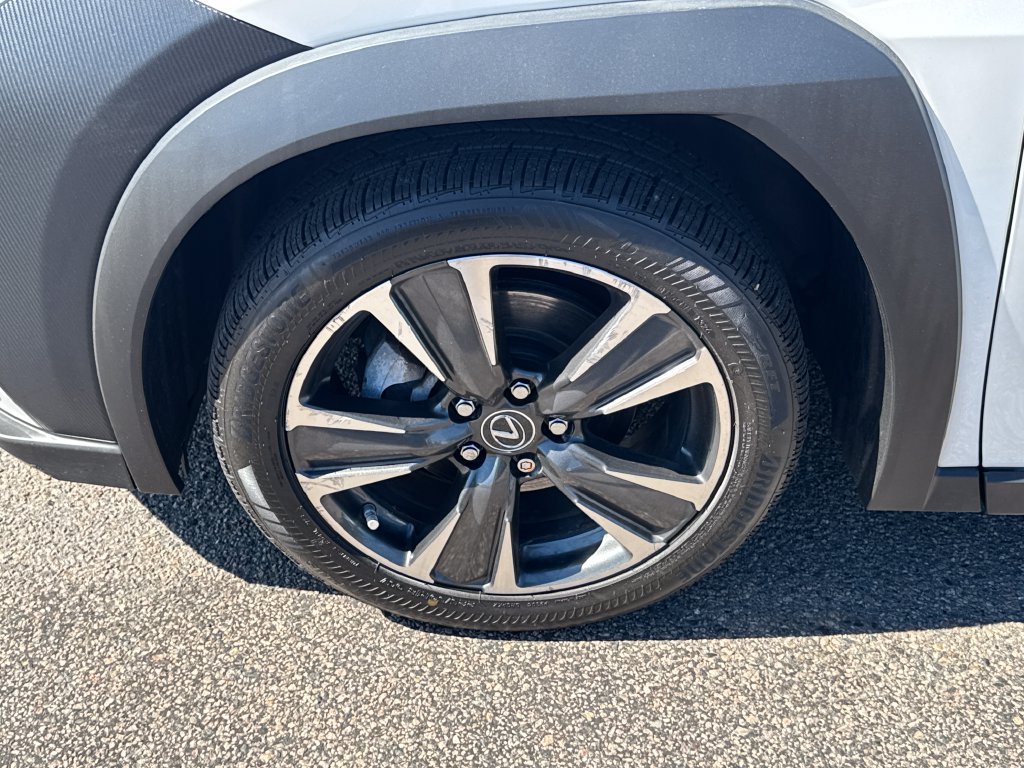 Used 2019 Lexus UX 200 w/ Accessory Package FWD image 39