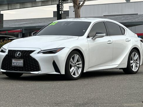 Used 2022 Lexus IS 300 image 8