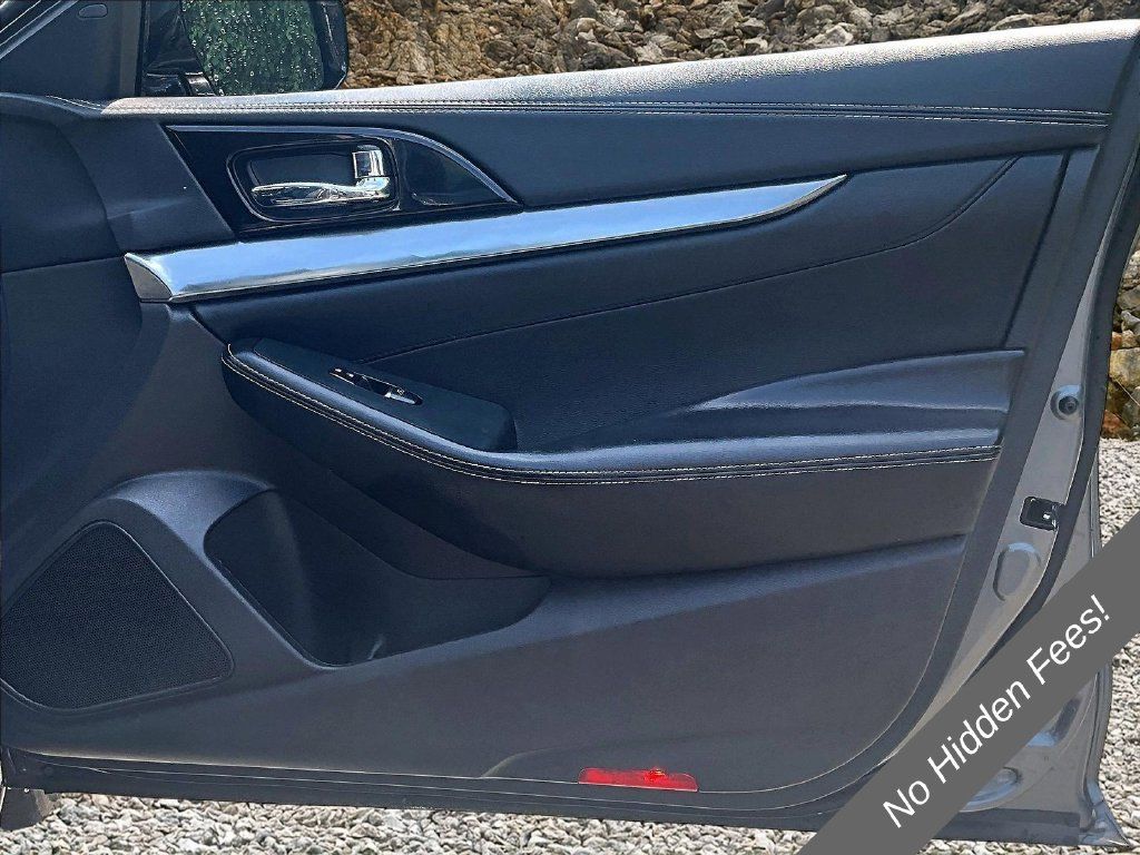 Used 2020 Nissan Maxima 3.5 SV w/ Floor Mat Group FWD image 19