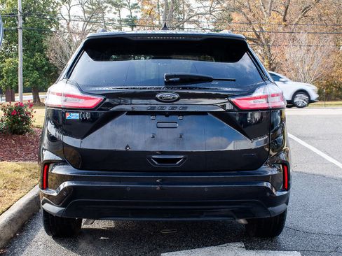 Used 2022 Ford Edge SE w/ Black Appearance Package image 4