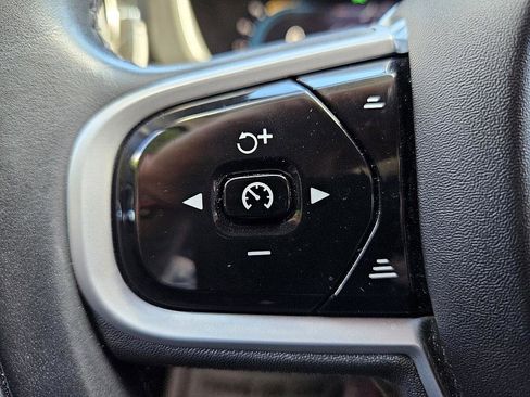 Used 2022 Volvo XC60 B5 Inscription w/ Advanced Package image 31