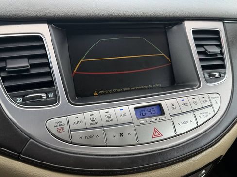 Used 2011 Hyundai Genesis 3.8 w/ Technology Pkg 4 RWD image 24