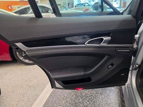Used 2016 Porsche Panamera image 36