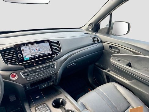Used 2025 Honda Ridgeline TrailSport image 24