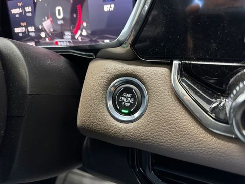 Used 2023 GMC Canyon Denali image 25