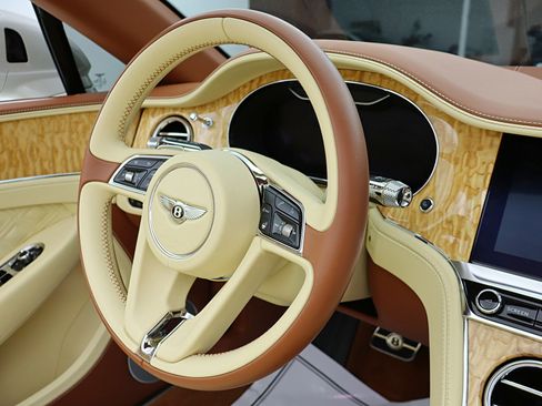 Used 2020 Bentley Continental GT image 39