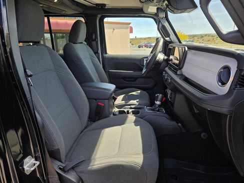 Used 2024 Jeep Wrangler Unlimited Sahara AWD/4WD image 45