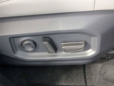 Certified 2026 Toyota Tundra Limited AWD/4WD image 32