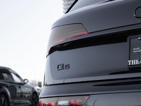 Certified 2025 Audi Q5 Prestige image 32
