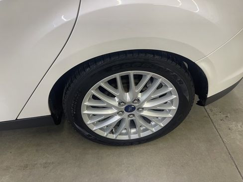 Used 2014 Ford Focus Titanium FWD image 10