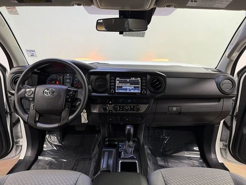Used 2021 Toyota Tacoma SR AWD/4WD image 15