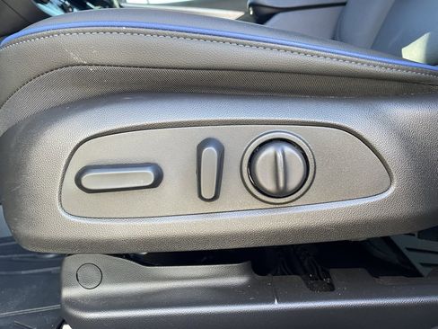 Used 2024 Buick Envista Sport Touring w/ Convenience I Package image 11