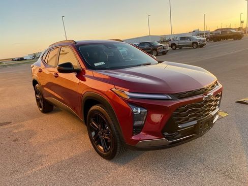 Used 2024 Chevrolet Trax ACTIV w/ Sunroof Package image 4