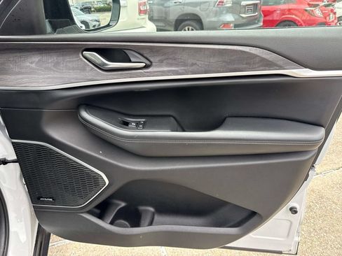 Used 2022 Jeep Grand Cherokee Limited RWD image 14