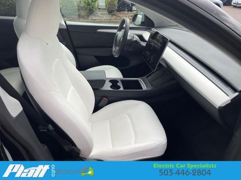 Used 2023 Tesla Model Y Long Range image 54