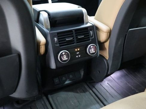 Used 2024 Land Rover Discovery Dynamic SE image 33