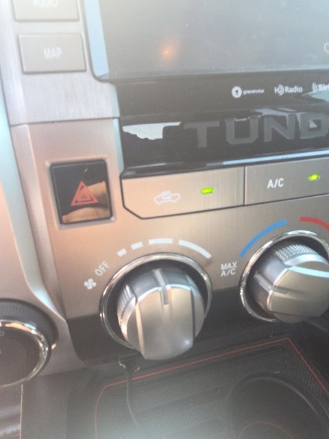 Used 2020 Toyota Tundra SR5 w/ SR5 Upgrade Package AWD/4WD image 19